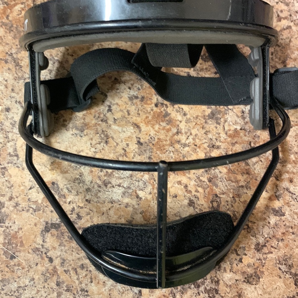 Rip-it face mask for softball infielders